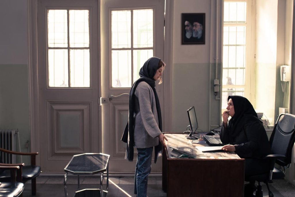 Shadi Karamroudi / Unsettled Reality / Iran / 15 minutes / 2020